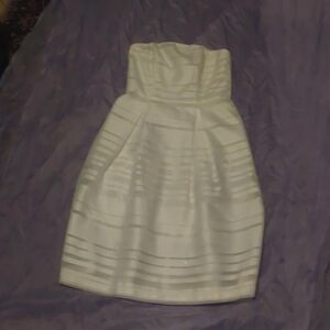 WHITE STRAPLESS DRESS